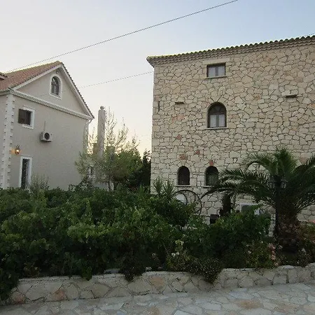 Alomata Hotel 2*