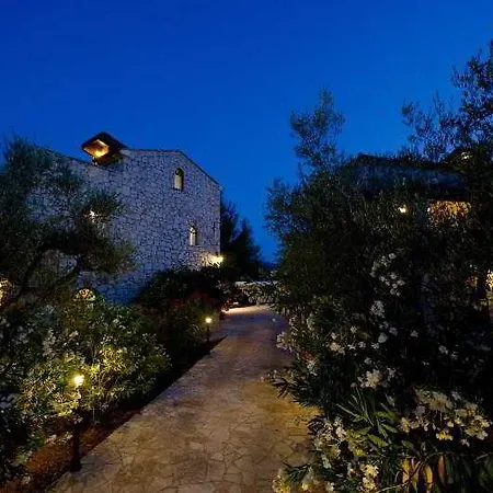 Alomata Hotel